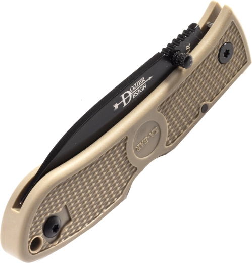 Acier AUS-8A fiable avec finition noire