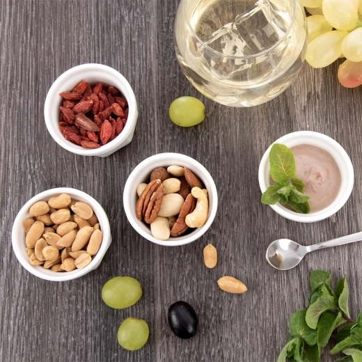 Design blanc élégant pour toutes les tables