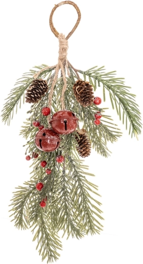 Détails traditionnels de Noël : clochettes et accents rouges