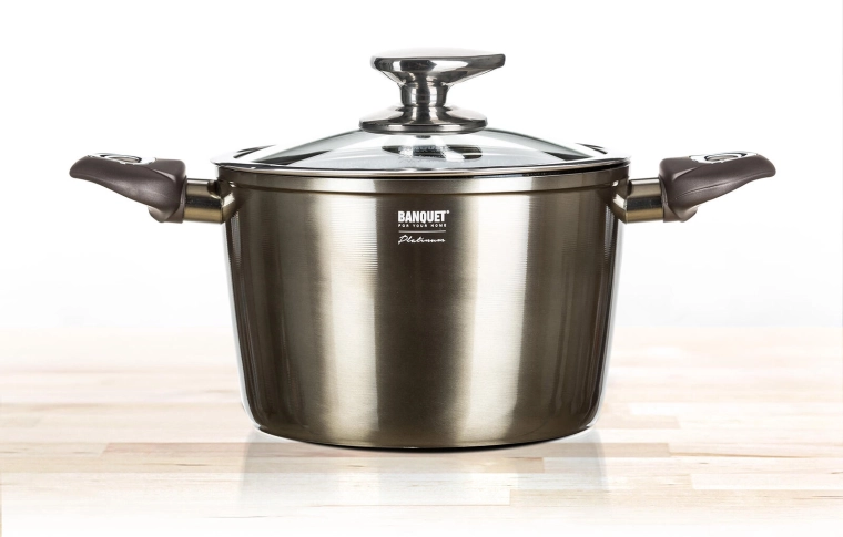 Fond entièrement inductif pour un chauffage rapide et uniforme