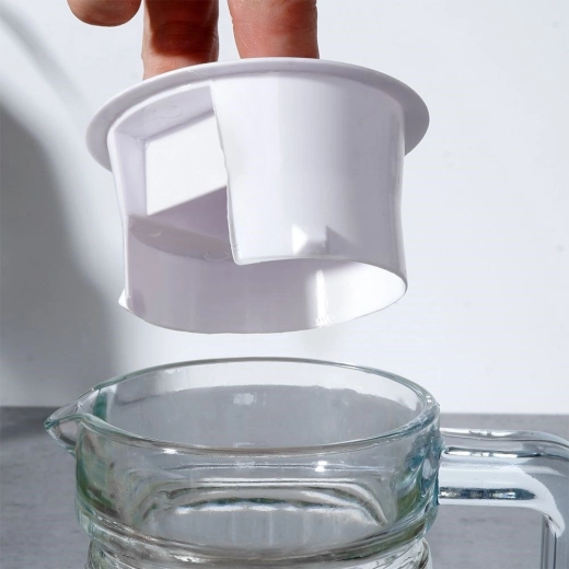 Couvercle pratique pour un service plus propre