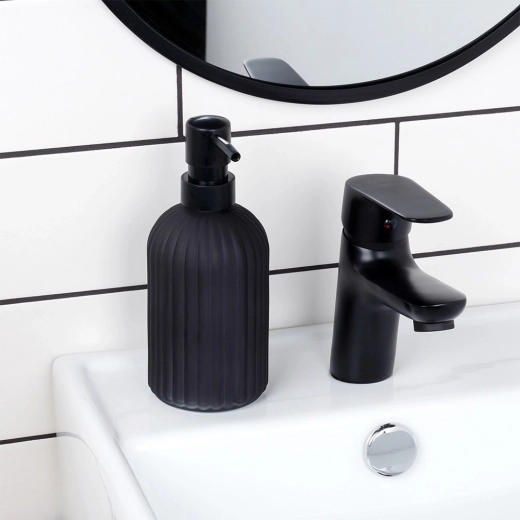 Utilisation polyvalente dans la salle de bain et la cuisine