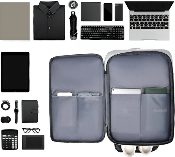 Organisation bien pensée et espace pour ordinateur portable 17"