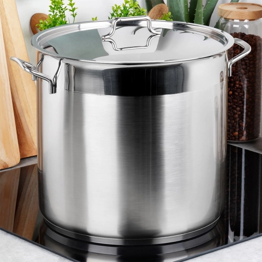 Compatible avec tous les types de plaques, y compris l’induction