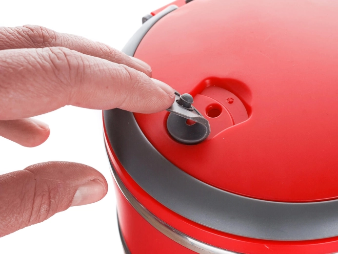 Couvercle étanche avec valve pour une ouverture en toute sécurité