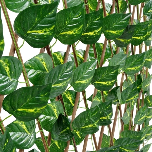 Feuillage naturellement dense et réaliste