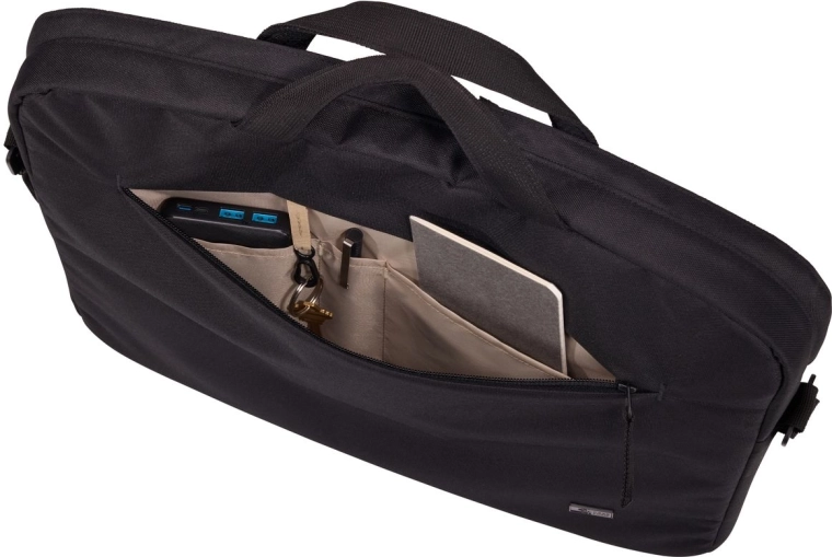 Organisation astucieuse des petits objets et poche arrière sécurisée