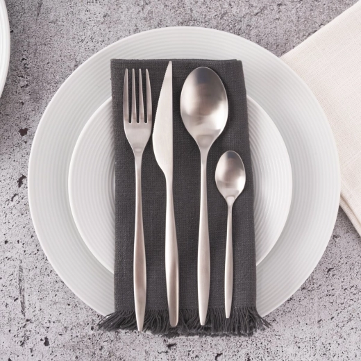 Un gris intemporel pour chaque dressage de table