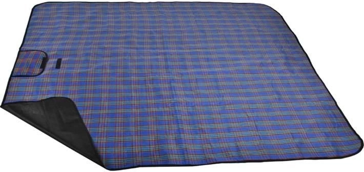 Couche inférieure imperméable pour herbe humide et sable