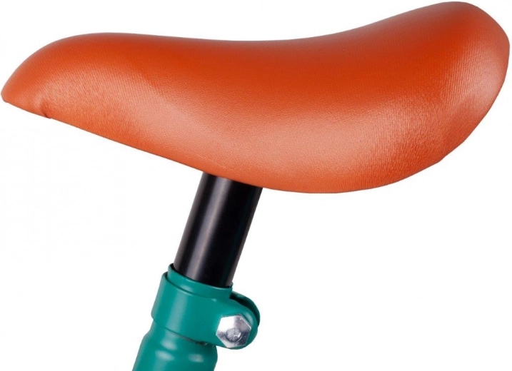 Confort maximal : selle moelleuse et poignées sûres