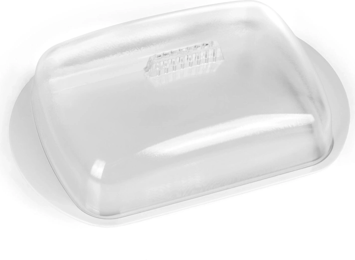 Dimensions compactes pour le réfrigérateur et la table