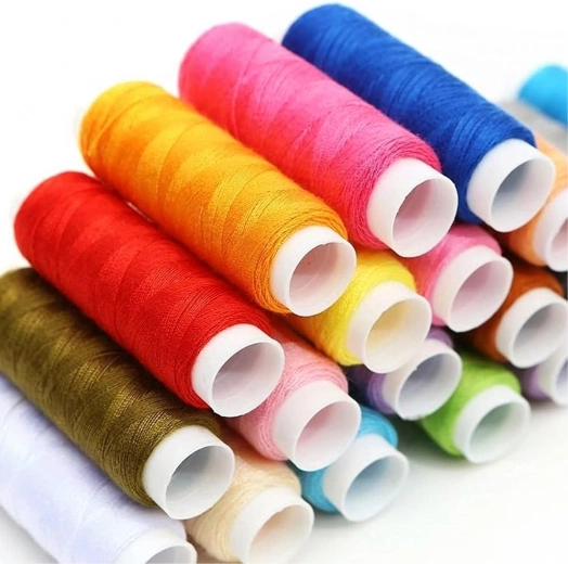 Large palette de fils colorés