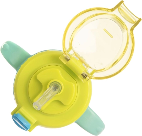 Boire avec la paille pour plus de confort en déplacement
