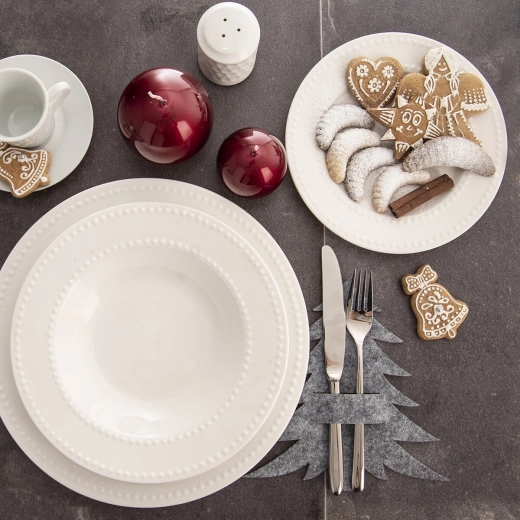 Décoration festive et ordre sur la table en un seul accessoire