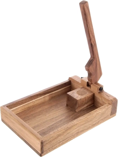 Bois d’acacia et métal résistants