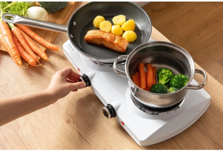 Deux plaques pour cuisiner confortablement
