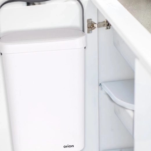 Suspension peu encombrante sur porte ou mur