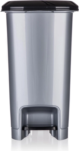 La forme rectangulaire et fine économise de la place