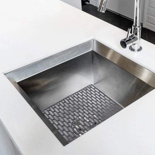 Protection fiable du fond de l’évier