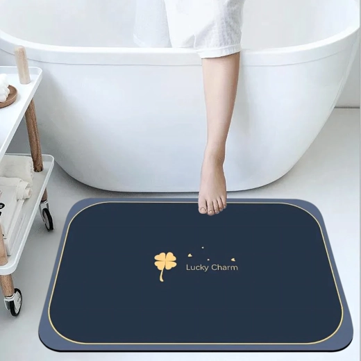 Fixation solide au niveau du rétroviseur