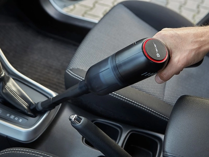 3 embouts pour chaque recoin du véhicule