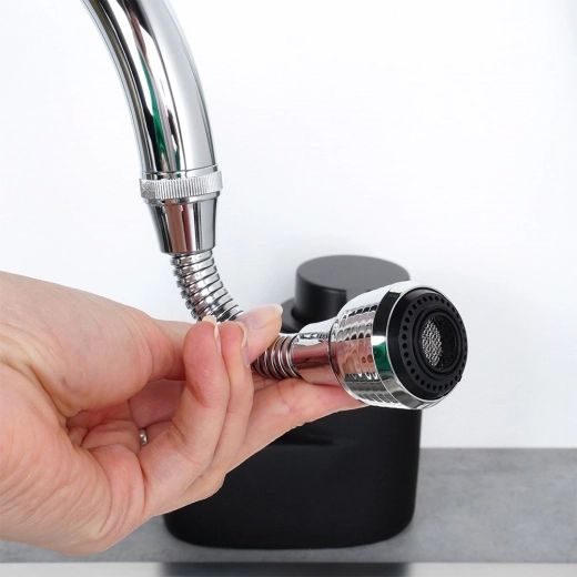 Col de cygne flexible pour un guidage précis de l’eau