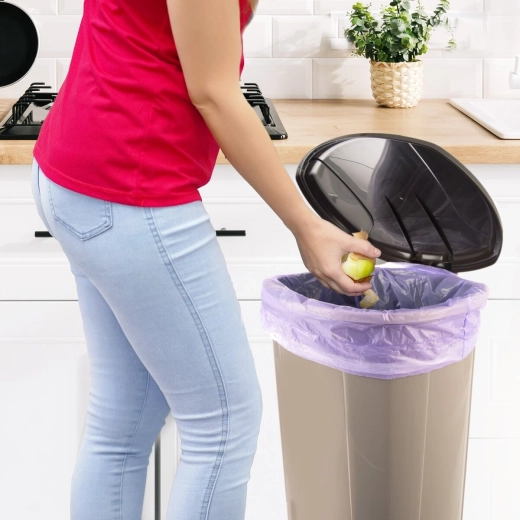 Capacité pratique de 30 l pour les déchets du quotidien