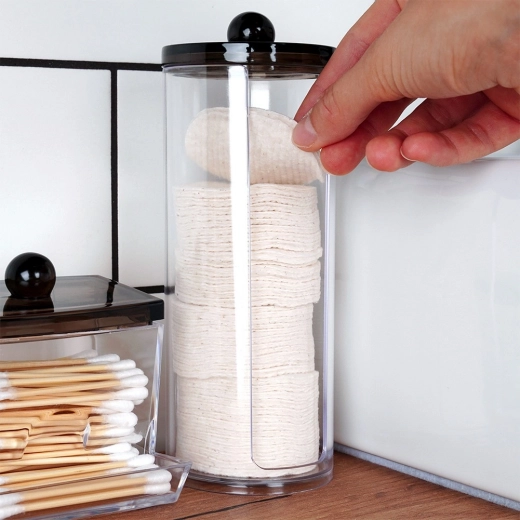 Distributeur pratique pour la salle de bain