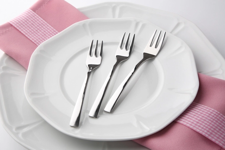 Un look minimaliste pour une table moderne