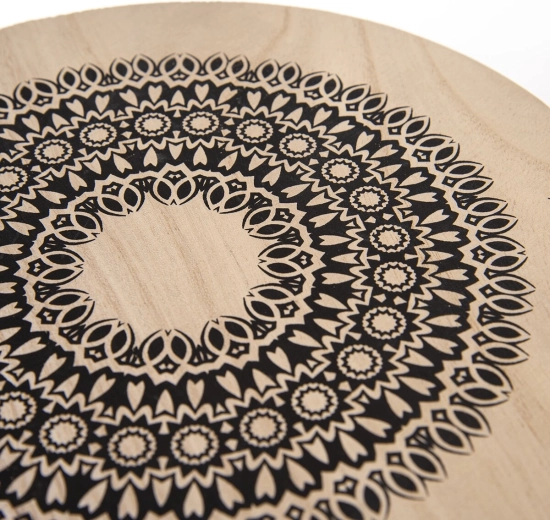 Bois résistant avec motif mandala