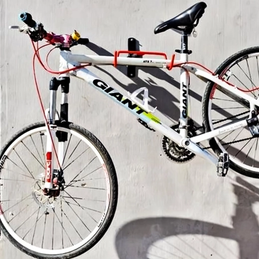 Rangement sûr du vélo au mur