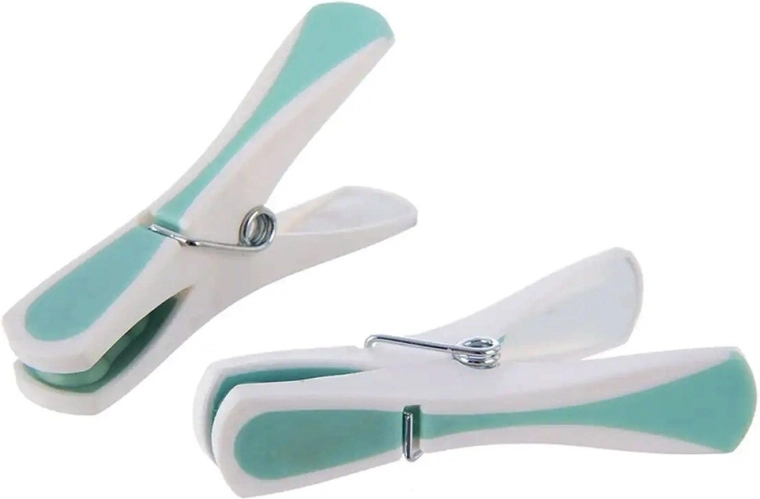 Prise ferme et ressort métallique