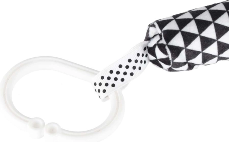 Fixation sûre sur la poussette et le lit bébé