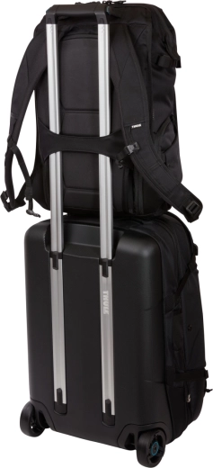 Voyage facile et fixation sur une valise
