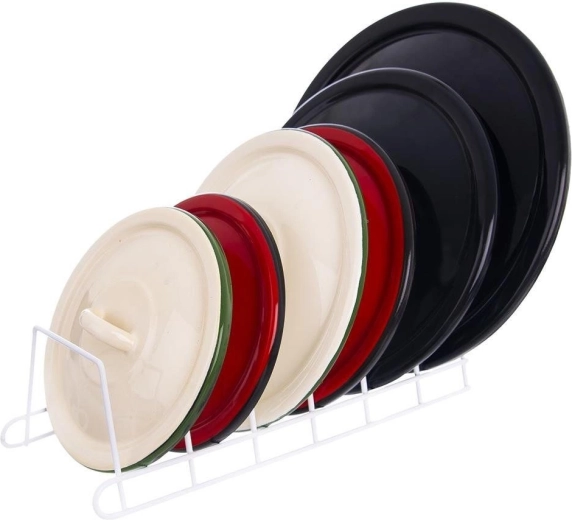 Structure métallique résistante de couleur blanche