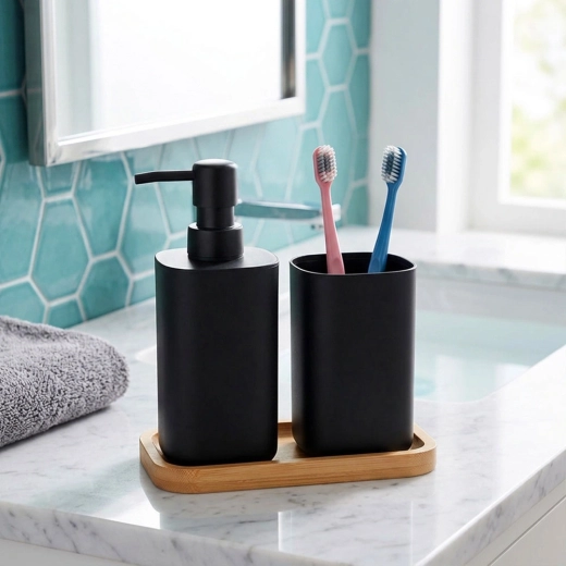 Noir mat et bambou pour un look moderne