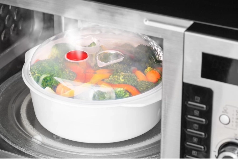 Cuisson à la vapeur au micro-ondes