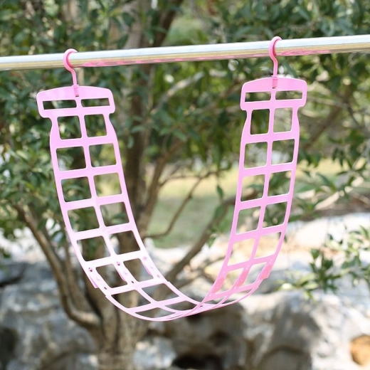 Plastique résistant et suspension facile