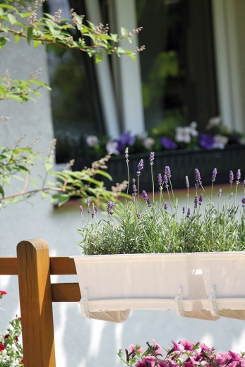 Maintien stable même pour des jardinières plus longues