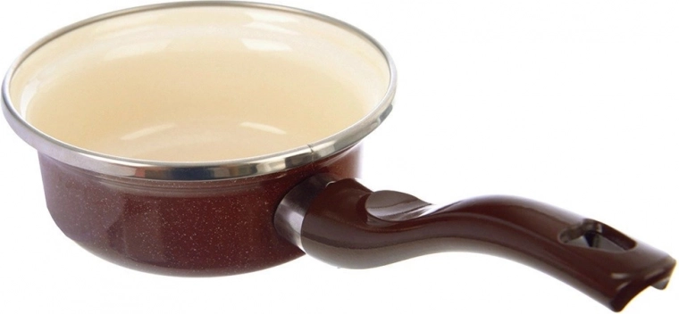 Utilisation polyvalente sur toutes les plaques et au four