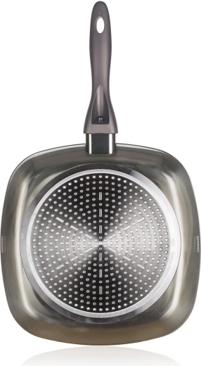 Fond entièrement induction pour toutes les plaques