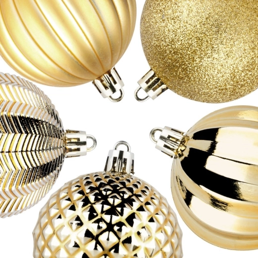 Luxueux mélange de finitions dorées