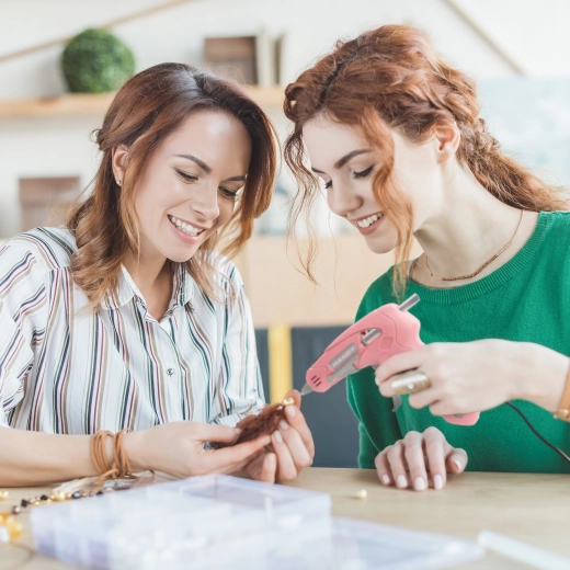 Pratique pour les créations et les petites réparations