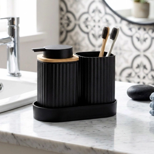 Tout sur un seul plateau pour un lavabo propre