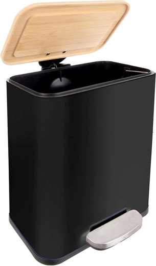 Association élégante du métal et du bambou