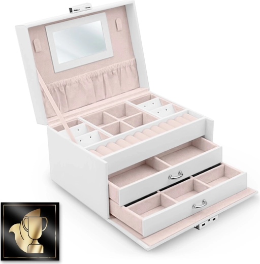 Agencement intérieur bien pensé et miroir