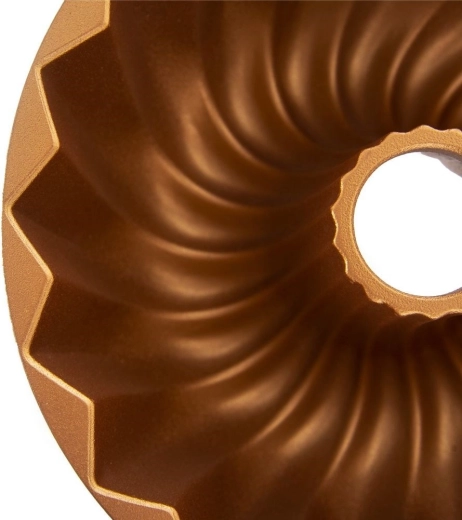 Forme spectaculaire avec relief profond