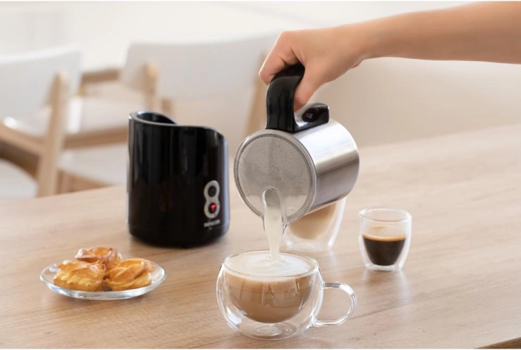 Mousse et lait chaud pour vos boissons préférées