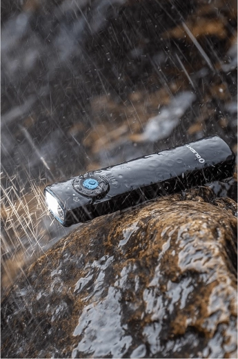 Étanchéité IPX7 et recharge magnétique rapide