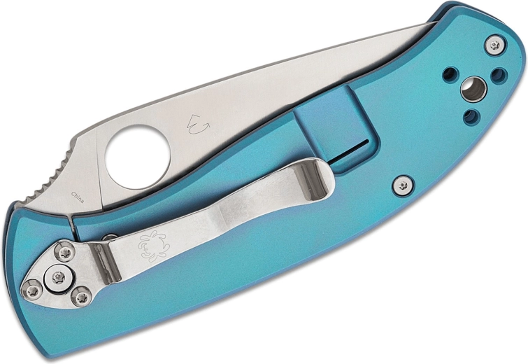 Clip à quatre positions et œillet pour cordon